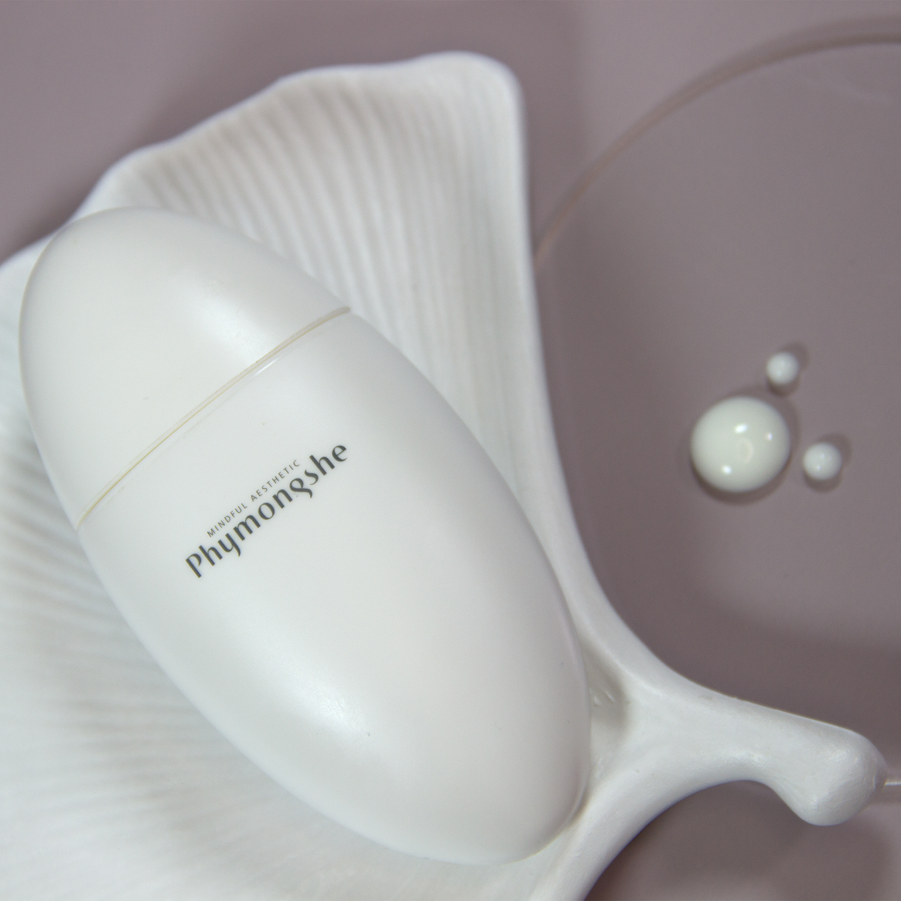 Легкий солнцезащитный флюид PHYMONGSHE Airable Sun Moisture SPF50 +, PA++++ 53 ml.